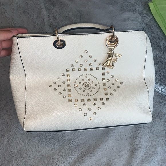 White & Gold Rhinestone Bag - Picture 13 of 13